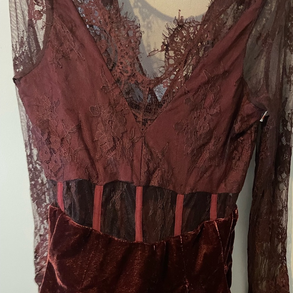 - NWOT FREE PEOPLE DRESS burgundy color - Picture 6 of 10